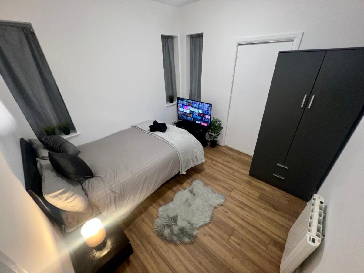Leisure Studio Flat In Golders Green Лондон Екстериор снимка
